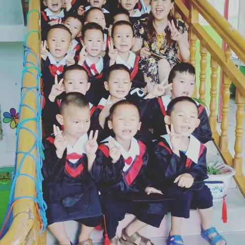 福乐幼儿园大大二班毕业典礼暨“茶欢会”