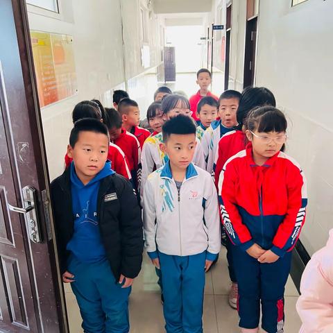 爱眼护眼行动——哈达镇九年一贯制学校屈光检测入校园