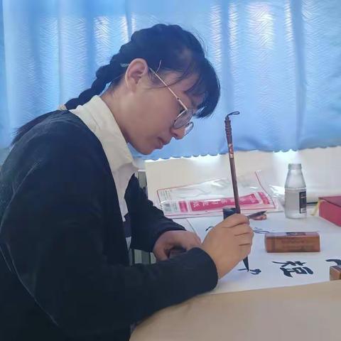 丹青溢彩庆国庆 喜迎党的二十大——固安一中美术名师工作室在行动
