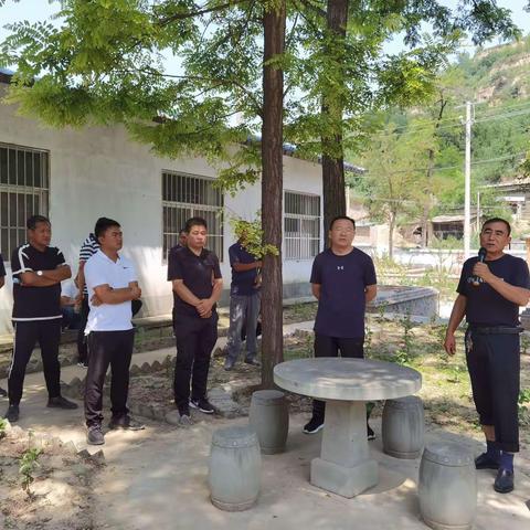 鼓劲加压 奋力前行—杨家圪坮镇半年工作考核点评暨流动现场会