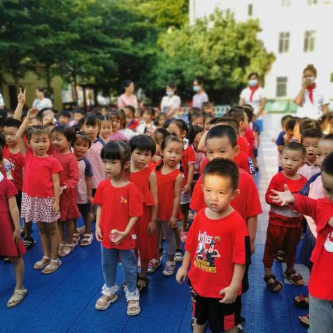 十月是你的生日——我的祖国，记中一班国庆主题活动