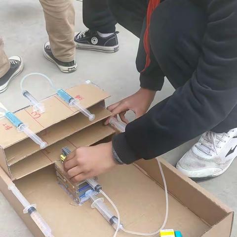 玩转科学  放飞梦想——送庄镇2021年中小学科技节精彩纷呈