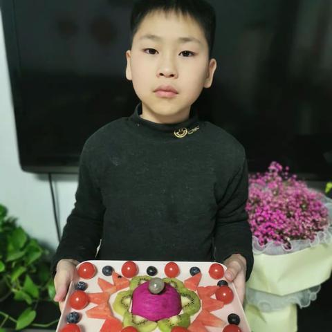 “吉祥如意”水果拼盘