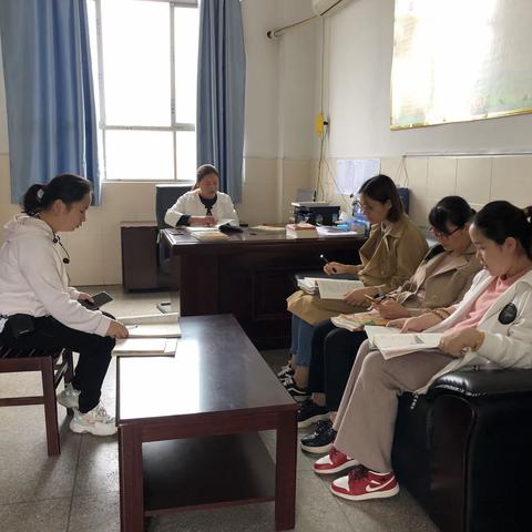 【如切如磋共教研 齐头并进同成长】——四年级语文组第三单元教研活动