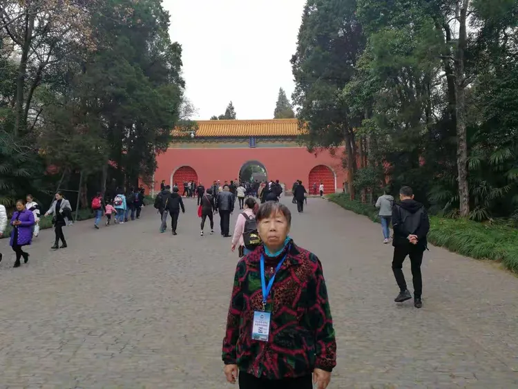 游览钟山风景区