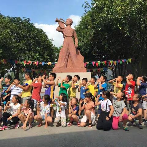 滴滴答滴答……行走中的小天使