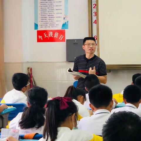 新秀见面显风采，成长路上展芳华——记赣州市厚德外国语学校初中部新老师见面课