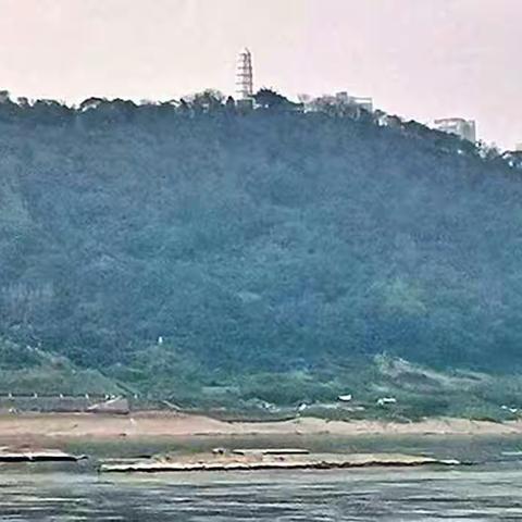 三塔依旧度百年 跋山涉水为相见