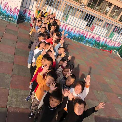 【十三幼儿园动态】中二班——“我运动，我快乐”