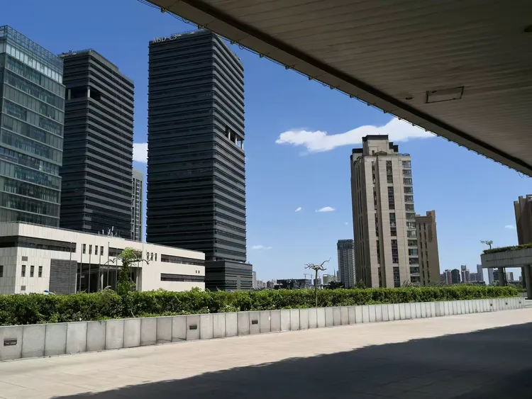 坐上了城铁去泰达。