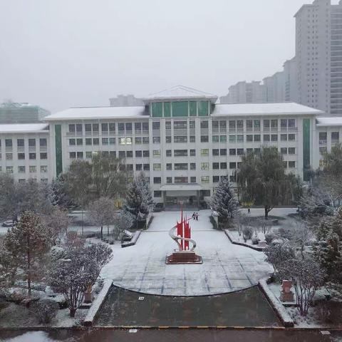 家校共育 携手同行——高三(21)班家长驻校活动