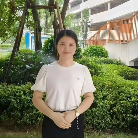 致敬金花老师：教育夜灯下的最美身影