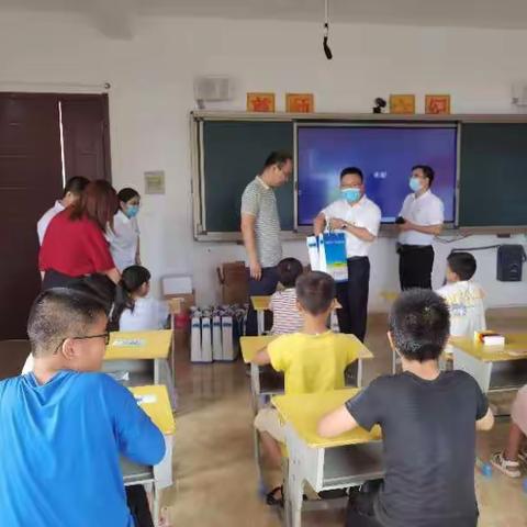 台州农行运营管理部进蛇蟠中心小学开展人民币知识宣讲活动