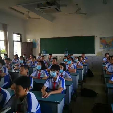 “关于一号检察建议”初二十八班班会