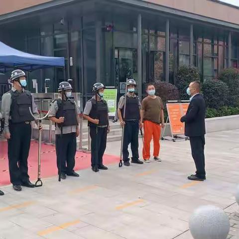 以练为战  筑牢安全防线                  西安市第一实验学校组织反恐防爆演练