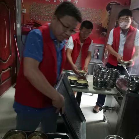 心中有大爱，文明我先行实验小学三年级1班 小书虫读书社爱心粥屋志愿活动