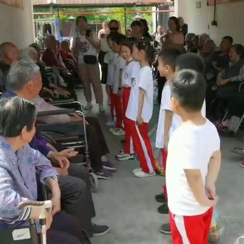 我是蓝精灵，志愿我先行——海门区实验小学一(8)班小组公益活动