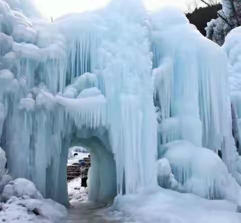 驴途户外：相遇通天峡、寻找最美冰雕圣诞树