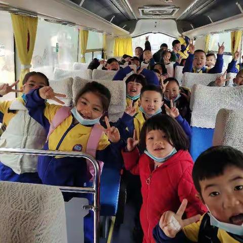 一2班的宝贝们一路欢笑徜徉在海洋世界