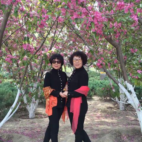 2018年4月17日姐妹👭相约海棠花溪踏青赏花💐