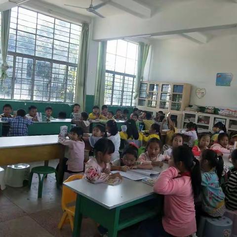 勐哈小学“阅读与时代同行”活动简报