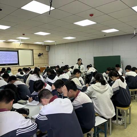 “抓实痛点，突破难点”—记郑店中学中片九年级语文教学研讨活动