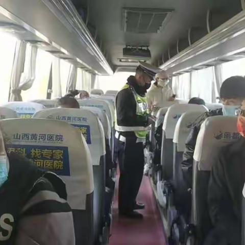 乘车一定系好安全带