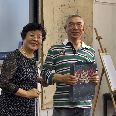 致敬-老师！致敬-同学！