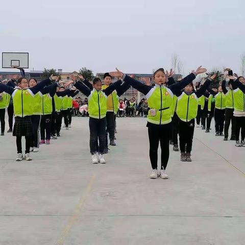 “快乐运动、健康成长”——唐河县第十一小学队列广播操比赛