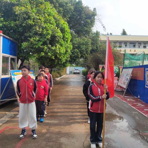 “缅怀英雄烈士  庚续红色血脉  争做时代好少年”——金秀瑶族自治县龙庆小学清明祭扫活动