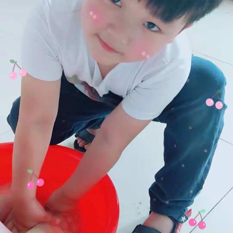 沙洼乡南冬幼儿园感恩母亲活动