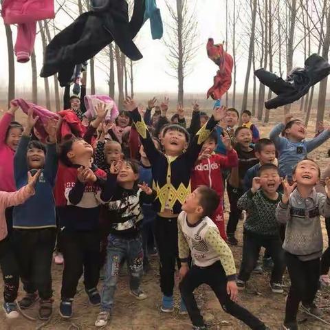 沙洼学区南冬幼儿园——七彩童年,我快乐,我成长! （赵娜娜）