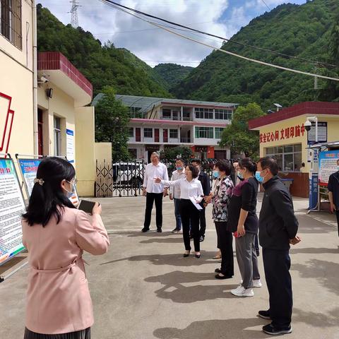 “双减”增实效          调研促发展——县人大常委会副主任吴芳雯到杏坪中学调研“双减”工作