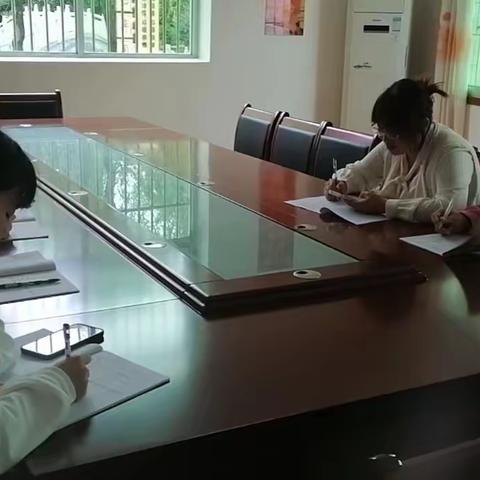 学习新课标，落实核心素养——杏坪中学语文教研组会议纪实