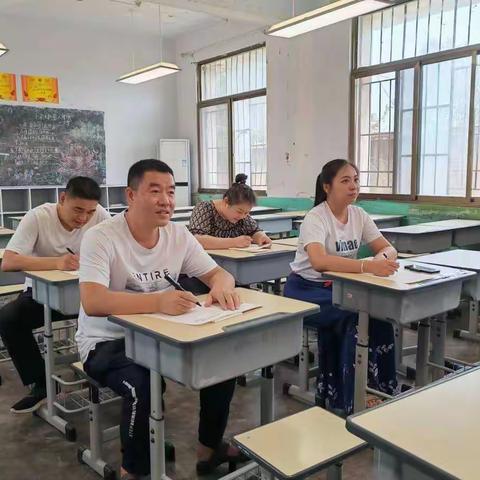 学习新课标，史海新领航：枣庄40中西集校区历史新课标培训进行时