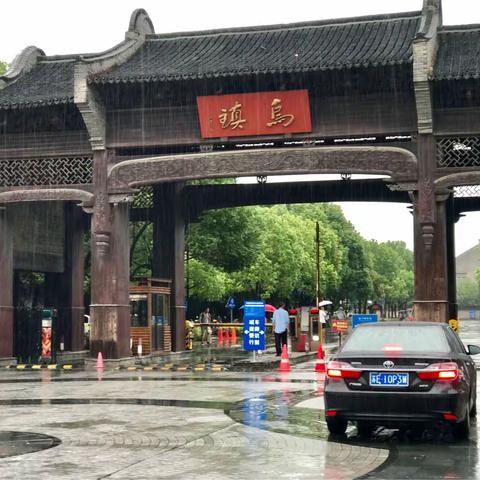 户户亲河闻橹唱，家家枕水望桥横——古镇剪影