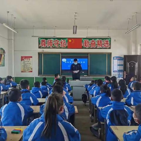 洛川县人民检察院“法治进校园”主题活动走进土基镇中心小学