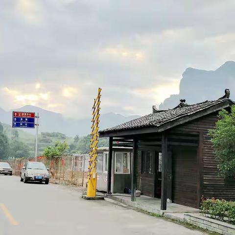 闲游恩施大峡谷，喜赏土家龙船调