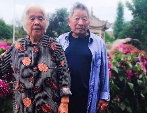 执子之手 与子偕老—公公婆婆一辈子恩爱纪念照