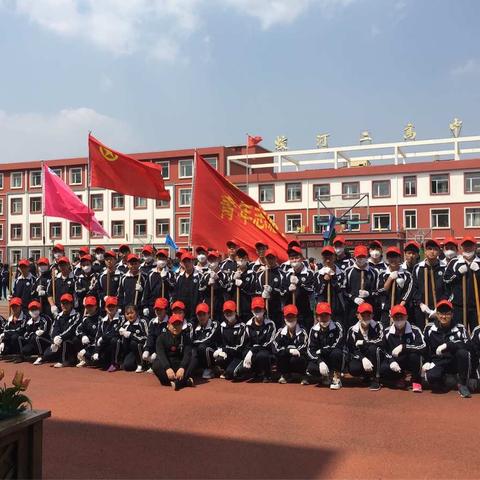 蛟河市第二高级中学校开展“爱国卫生月清脏治乱”志愿者服务活动