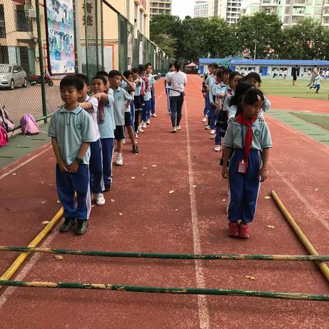 [第六周]三亚市实验小学七彩光社团———竹竿舞