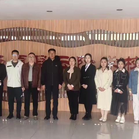 美育在浸润   送培进行时——吕亚飞名师工作室送培教汤原行