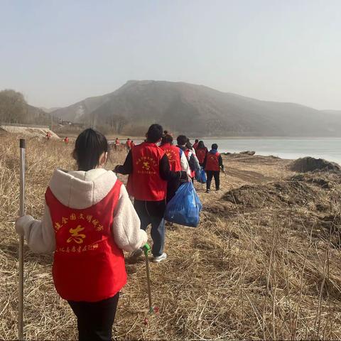 传承雷锋精神，争做文明先锋——铁厂镇开展助力水源地生态改善志愿服务活动