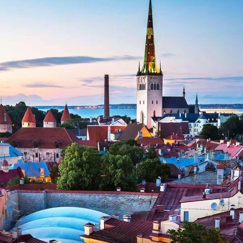 提升国际化思维，感受异域情怀——记大四班何思妍小朋友游览进口馆暨体验“一带一路”活动