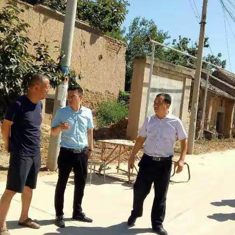 城关街道办开展环境卫生大整治活动