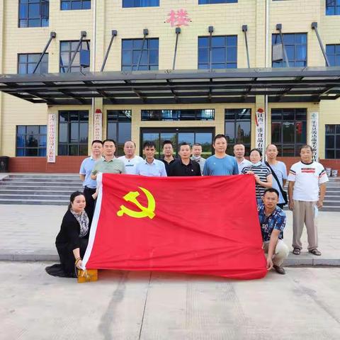 县人社局机关党支部进企开展9月主题党日活动