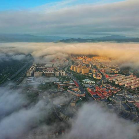 崇礼小镇夏季景色宜人