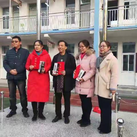 召陵区翟庄中心小学迎来了硕果——翟庄中心小学对省级获奖学生和老师颁奖🏆