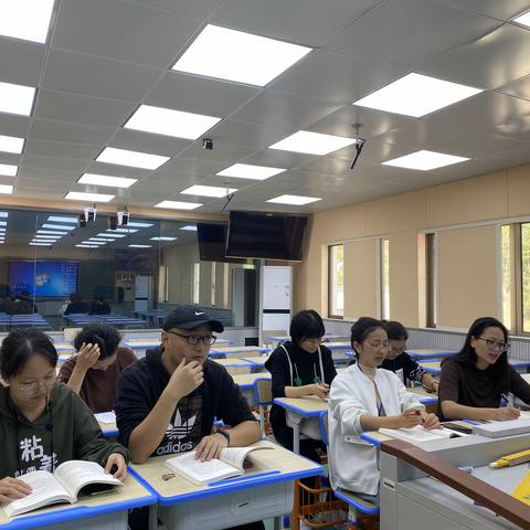 阅读滋养心灵，分享延展生活——老竹民族学校小英科组“我的教育理想”读书交流会