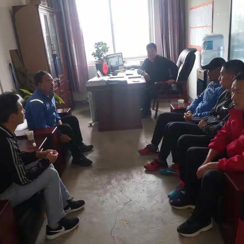 2021年淳化县党改宇足球工作室方里学区足球训练观摩指导活动